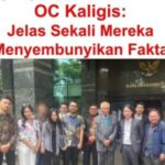 Foto bersama oc kaligis di depan gedung Mahkamah Konstitusi