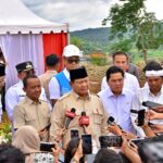 Dalam 1 Hari Presiden Prabowo Resmikan 37 Proyek Strategis di 18 Provinsi Presiden Prabowo Jumpa pers